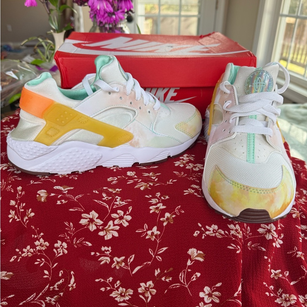 Nike White and Orange Huarache Sneakers - Picture 4 of 12